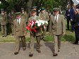 Wieluń: Posadzono dąb pamięci i odsłonięto tablicę poświęconą kapitanowi Stanisławowi Mikulskiemu – komisarzowi Straży Granicznej