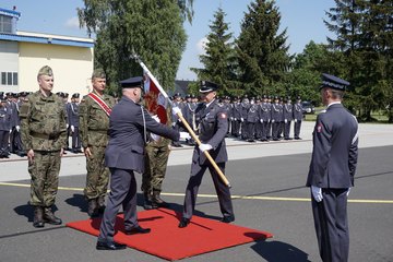 Płk pil. Piotr Ostrouch nowym dowódcą 32. Bazy Lotnictwa Taktycznego w Łasku