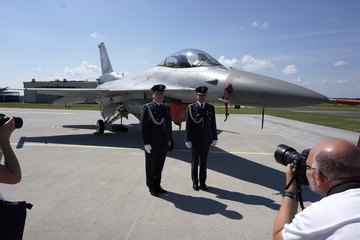 Płk pil. Piotr Ostrouch nowym dowódcą 32. Bazy Lotnictwa Taktycznego w Łasku