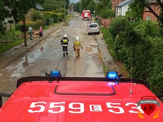 Straty po piątkowej burzy – wieluńska straż podsumowała weekend