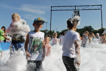 W Lututowie na pikniku brakło szczepionek. Nagrodą dla nowo zaszczepionych były rowery i tablety