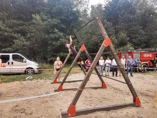 Biega Szaleńca – ekstremalne przeszkody podczas rywalizacji w Galewicach w powiecie wieruszowskim