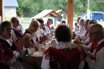 W Osjakowie odbył się 22. Powiatowy Przegląd Folkloru Ziemi Wieluńskiej im. Marka Dery