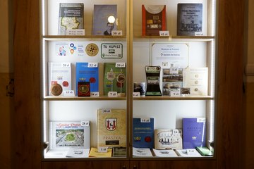 Muzeum w Praszce zaprasza do swojej biblioteki – sala jest po gruntownym remoncie