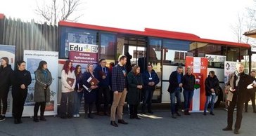 Autobus edukacyjny powiatu wieluńskiego Edu EWI już w trasie