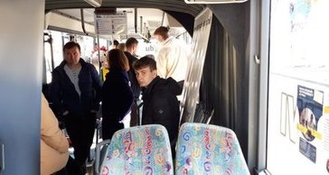 Autobus edukacyjny powiatu wieluńskiego Edu EWI już w trasie