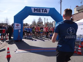 Wysoka frekwencja i świetne czasy w Biegu Strażaka w Dąbrowie