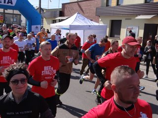 Wysoka frekwencja i świetne czasy w Biegu Strażaka w Dąbrowie