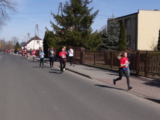 Wysoka frekwencja i świetne czasy w Biegu Strażaka w Dąbrowie