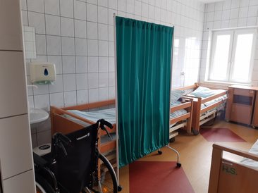 Jaką pomoc oferuje stacjonarne hospicjum w wieruszowskim szpitalu?