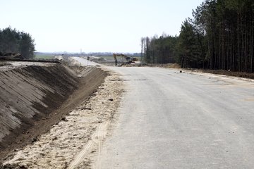 Trwa budowa obwodnicy Praszki. Wykonano już 60% zadania