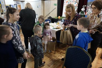 Praszka: śniadanie wielkanocne dla uchodźców z Ukrainy