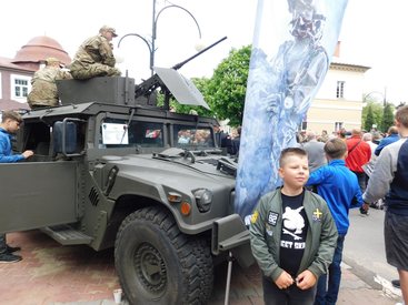 Wieluń: trwa piknik wojskowy. Jest spore zainteresowanie mieszkańców regionu!