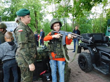 Wieluń: trwa piknik wojskowy. Jest spore zainteresowanie mieszkańców regionu!