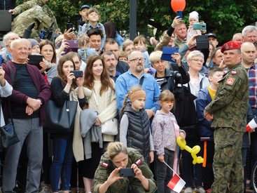 Wieluń: trwa piknik wojskowy. Jest spore zainteresowanie mieszkańców regionu!