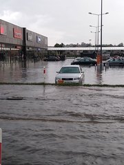 Oberwanie chmury w Wieluniu. Zalane były ulice, piwnice i całe posesje