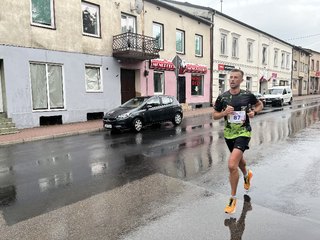 Prawie ćwierć tysiąca biegaczy rywalizowało w Wieluniu na 10 km