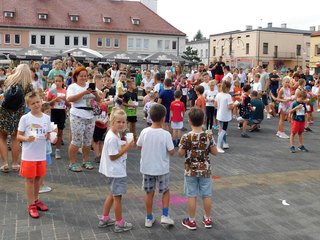 Prawie ćwierć tysiąca biegaczy rywalizowało w Wieluniu na 10 km