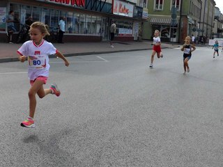 Prawie ćwierć tysiąca biegaczy rywalizowało w Wieluniu na 10 km