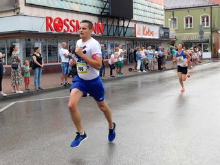 Prawie ćwierć tysiąca biegaczy rywalizowało w Wieluniu na 10 km