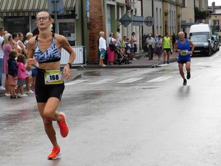 Prawie ćwierć tysiąca biegaczy rywalizowało w Wieluniu na 10 km