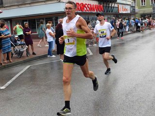 Prawie ćwierć tysiąca biegaczy rywalizowało w Wieluniu na 10 km