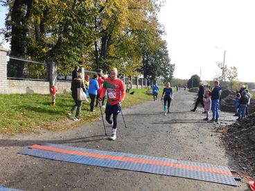 Biegacze i kijkarze rywalizowali w crossie