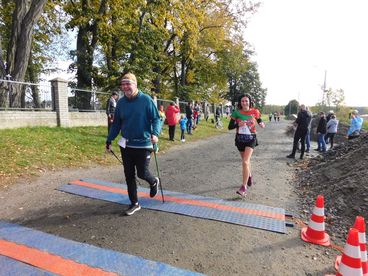 Biegacze i kijkarze rywalizowali w crossie