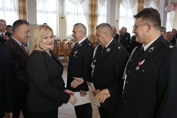 W Wierzchlesie wręczono promesy dla młodzieżowych drużyn pożarniczych