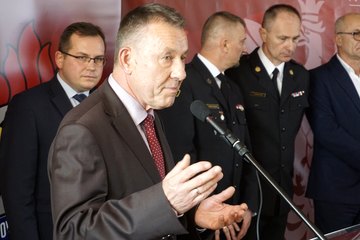 W Wierzchlesie wręczono promesy dla młodzieżowych drużyn pożarniczych