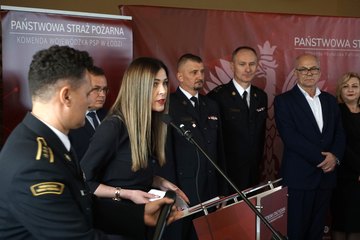 W Wierzchlesie wręczono promesy dla młodzieżowych drużyn pożarniczych