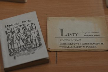 Historię stanu wojennego w Polsce badali uczniowie wieluńskiego „katolika” w ramach projektu Fundacji Słowem Pisane