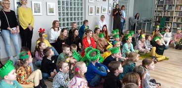 Dziś Światowy Dzień Poezji. Happening w wieluńskiej bibliotece