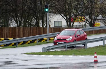 Darmowe szkolenia dla najstarszych i najmłodszych kierowców z województwa łódzkiego