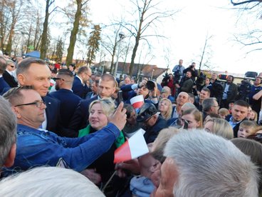 Andrzej Duda przyjechał dziś do Pajęczna. Mówił m.in. o prezydenckiej ustawie rozwoju dróg lokalnych