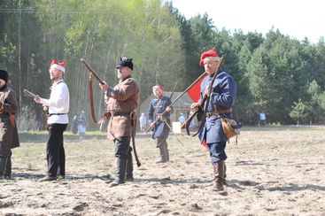 Inscenizacja bitwy pod Kluskami – rekonstruktorzy z całej Polski dali świetne widowisko historyczne