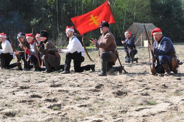 Inscenizacja bitwy pod Kluskami – rekonstruktorzy z całej Polski dali świetne widowisko historyczne