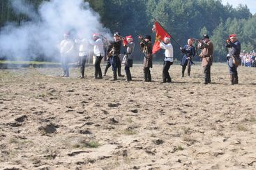 Inscenizacja bitwy pod Kluskami – rekonstruktorzy z całej Polski dali świetne widowisko historyczne