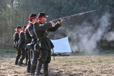 Inscenizacja bitwy pod Kluskami – rekonstruktorzy z całej Polski dali świetne widowisko historyczne