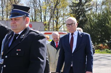 Nowy średni wóz bojowy w OSP w Ożarowie – uroczyste przekazanie i poświęcenie odbyło się w niedzielę