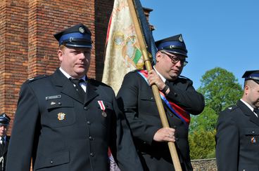 Nowy średni wóz bojowy w OSP w Ożarowie – uroczyste przekazanie i poświęcenie odbyło się w niedzielę