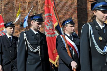 Nowy średni wóz bojowy w OSP w Ożarowie – uroczyste przekazanie i poświęcenie odbyło się w niedzielę