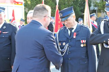 Nowy średni wóz bojowy w OSP w Ożarowie – uroczyste przekazanie i poświęcenie odbyło się w niedzielę