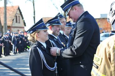 Nowy średni wóz bojowy w OSP w Ożarowie – uroczyste przekazanie i poświęcenie odbyło się w niedzielę