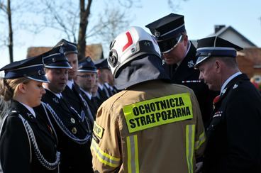 Nowy średni wóz bojowy w OSP w Ożarowie – uroczyste przekazanie i poświęcenie odbyło się w niedzielę