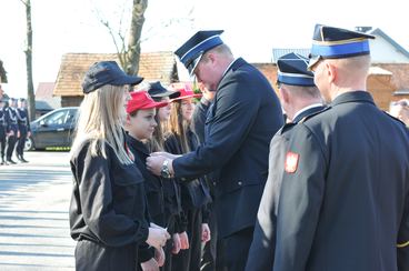 Nowy średni wóz bojowy w OSP w Ożarowie – uroczyste przekazanie i poświęcenie odbyło się w niedzielę