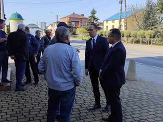 Poseł i minister spotkali się z mieszkańcami Kadłuba. Rozmawiano o przebudowie DK 45