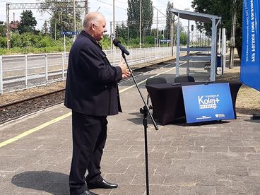 Wieluń zyska nowe połączenie kolejowe z Łodzią – konferencja i podpisanie umowy na dworcu Wieluń - Dąbrowa