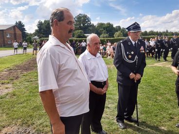 Jest nowy sztandar i odnowiona remiza – Ochotnicza Straż Pożarna w Skotnicy uroczyście podsumowała swoje działania