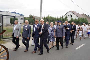 Stare rzeczy mają duszę. Giełda staroci w Strojcu